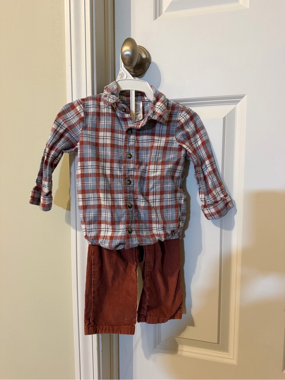 Carter’s 12 M long sleeve Boys Plaid Shirt and Corduroy Pants Set